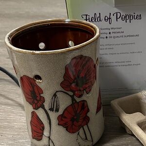 Scentsy Field of Poppies Premium Warmer - Red Flowers